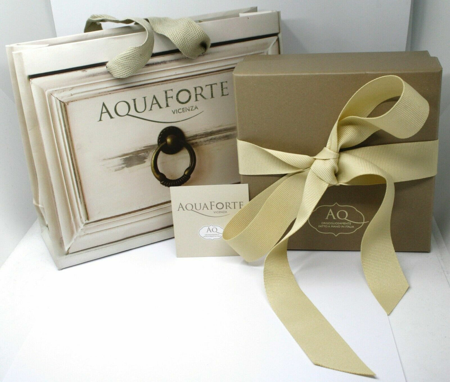 Orecchini pendenti Aquaforte in argento 925 placcati oro giallo con paste vitree nei toni del verde